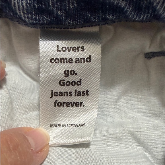 PacSun Mom Jean Blue Jean Shorts with Daisy Design.  Size 25”. - Picture 6 of 11